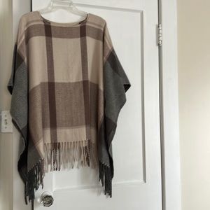 Universal Thread fall poncho